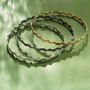 Pointy bracelets gold
